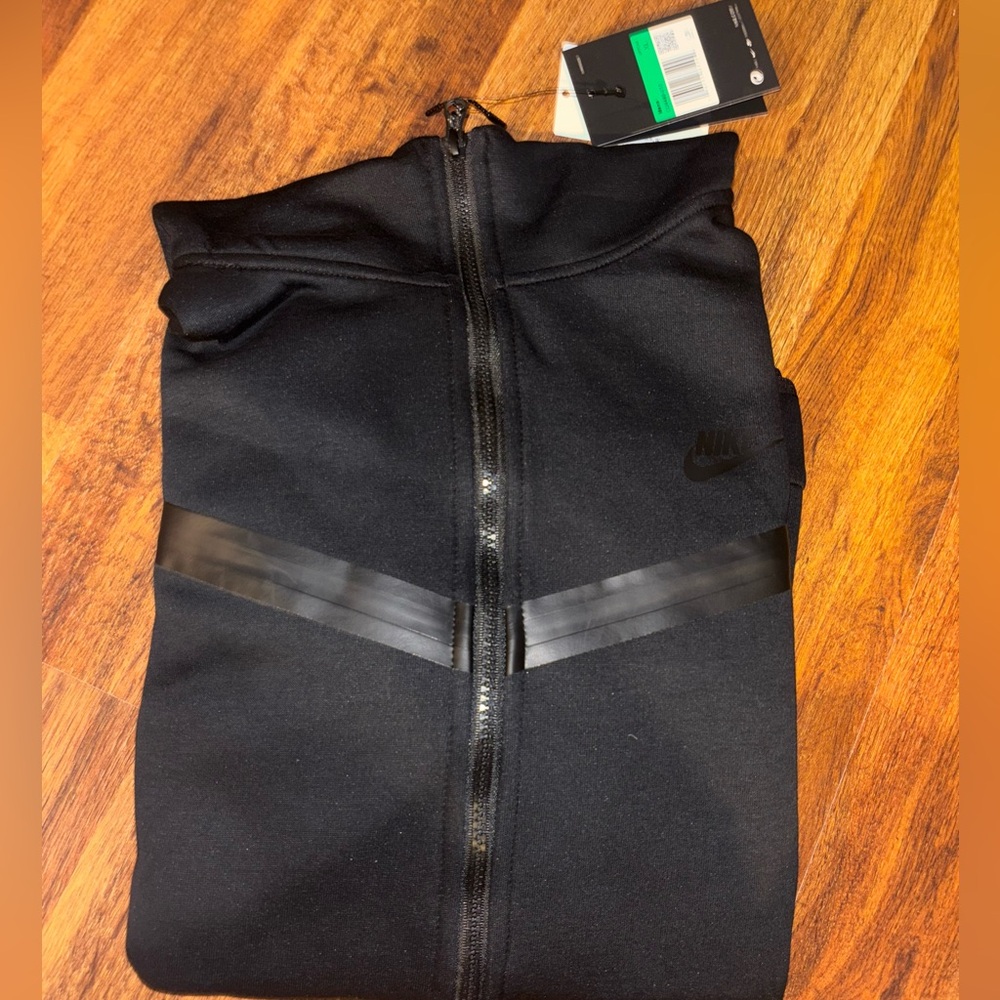 Nike Men's Black Performance Jacket and Pants